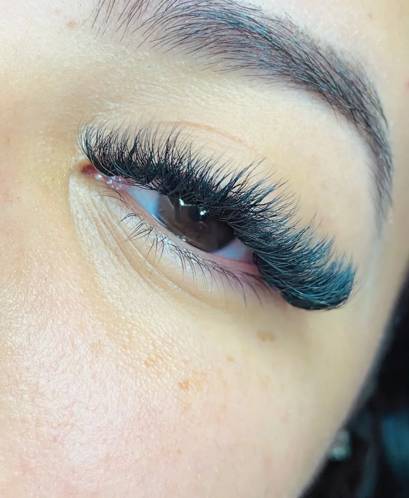 Resultado de extensão de cílios do Studio Geovanna Beauty